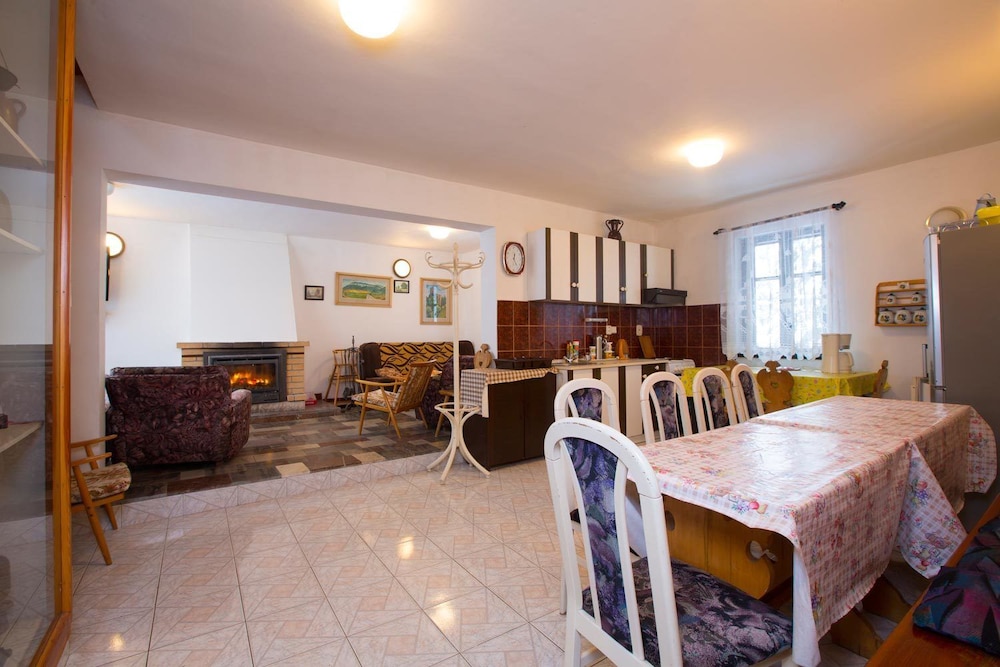 Chalet, Multiple Bedrooms, Mountain View, Slope side (Chata Alice+electricity) photo 2