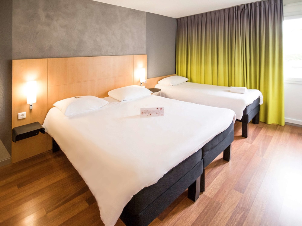Room, Multiple Beds - Photo 7