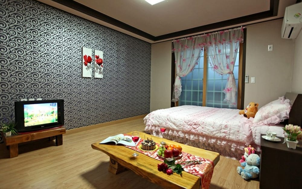 Room (Simple (Studio))