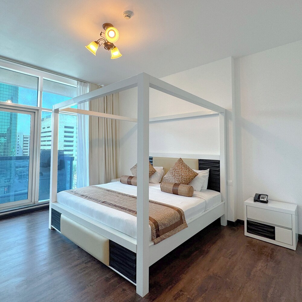 Grand Suite with Burj Khalifa View photo 2