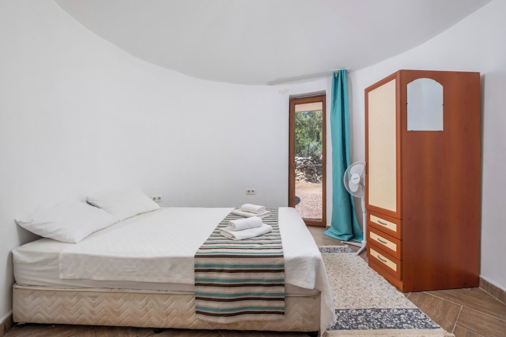 Economy Double Room, Courtyard View photo 1