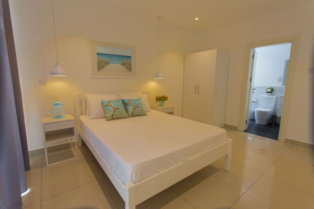 Exclusive Apartment, 1 Bedroom - Photo 2