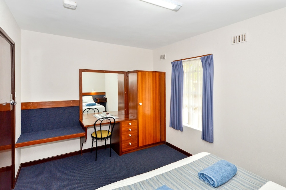 One-Bedroom Apartment - Photo 11