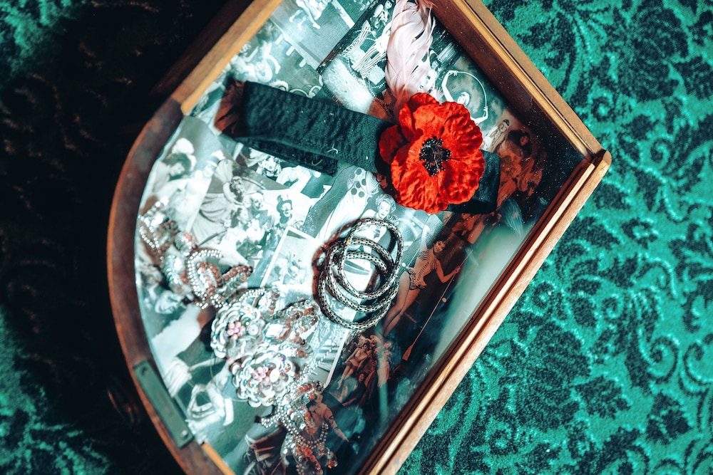 Madame's Treasures - Photo 8