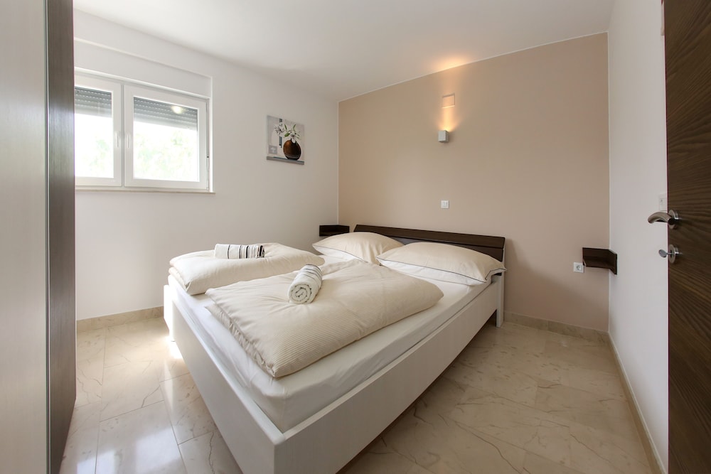 Family Apartment, 1 Double Bed with Sofa bed, Garden Area