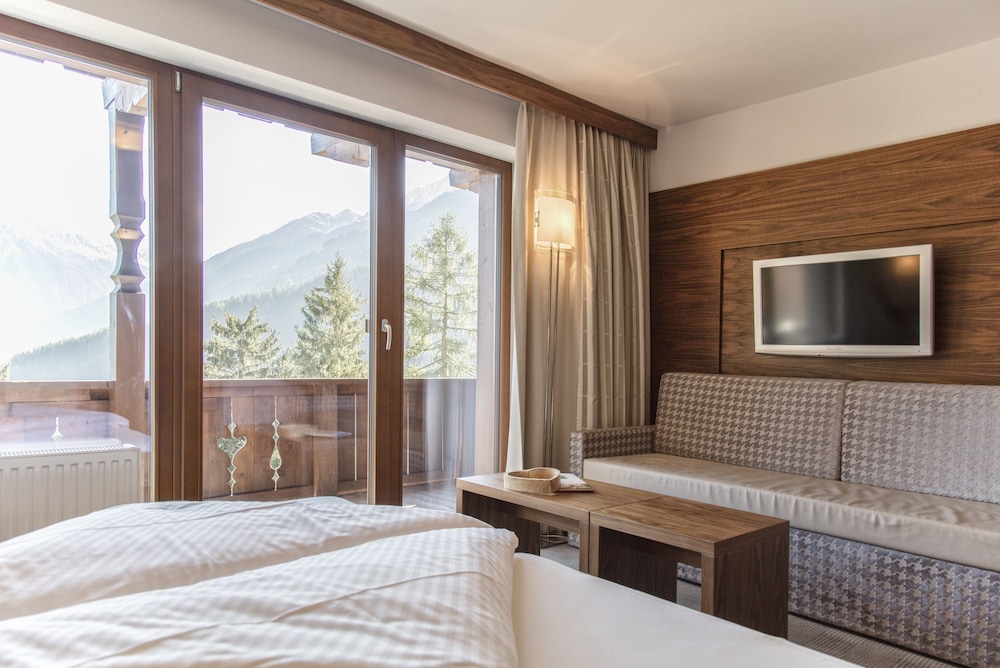 Double Room, Balcony, Valley View