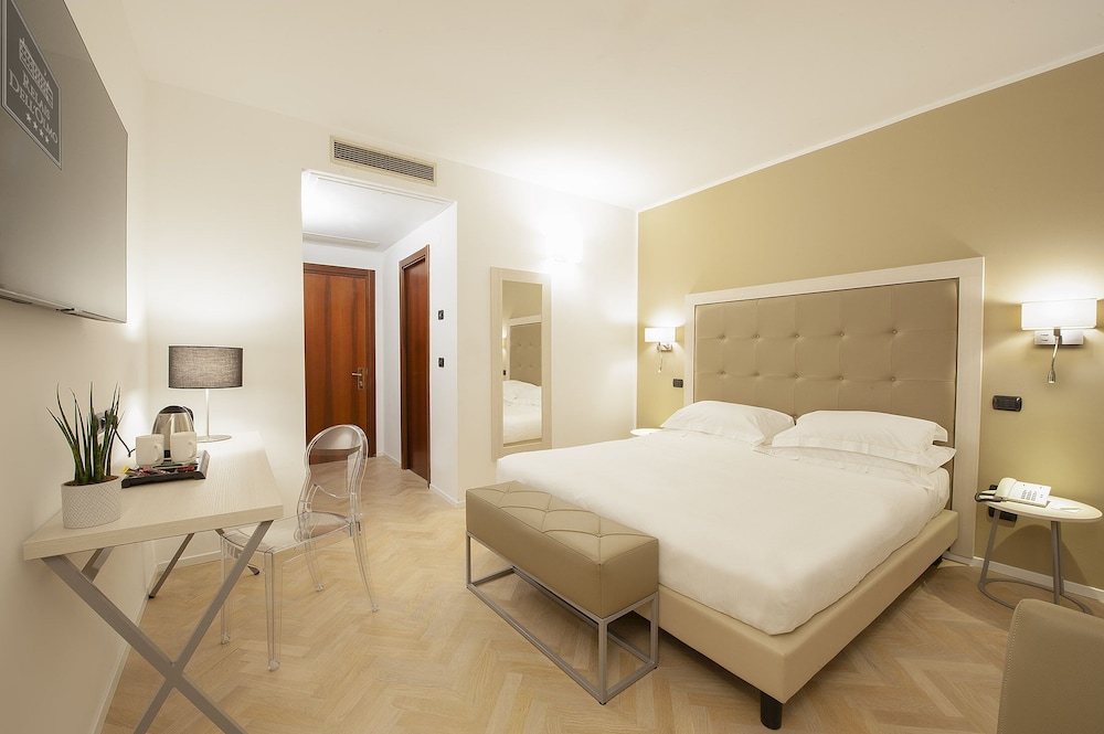 Superior Double or Twin Room - Photo 1