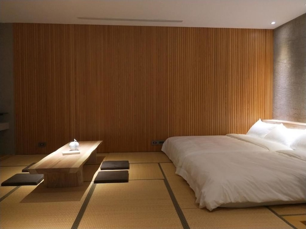 Family Suite (202)