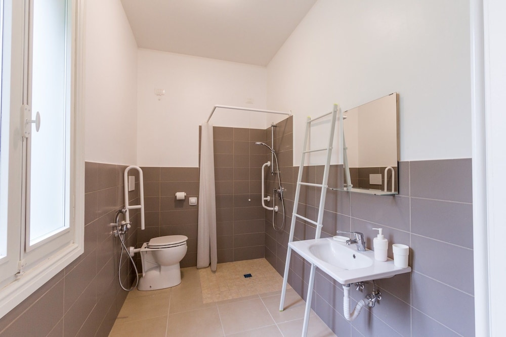 Triple Room, Shared Bathroom photo 3