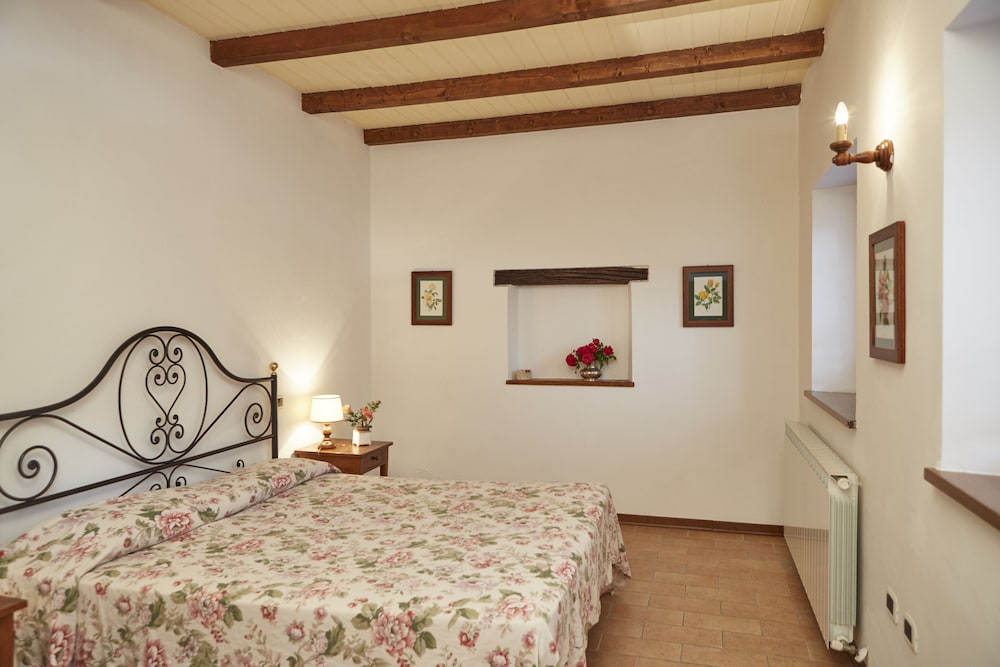 Standard Room, Multiple Beds, Garden View photo 3