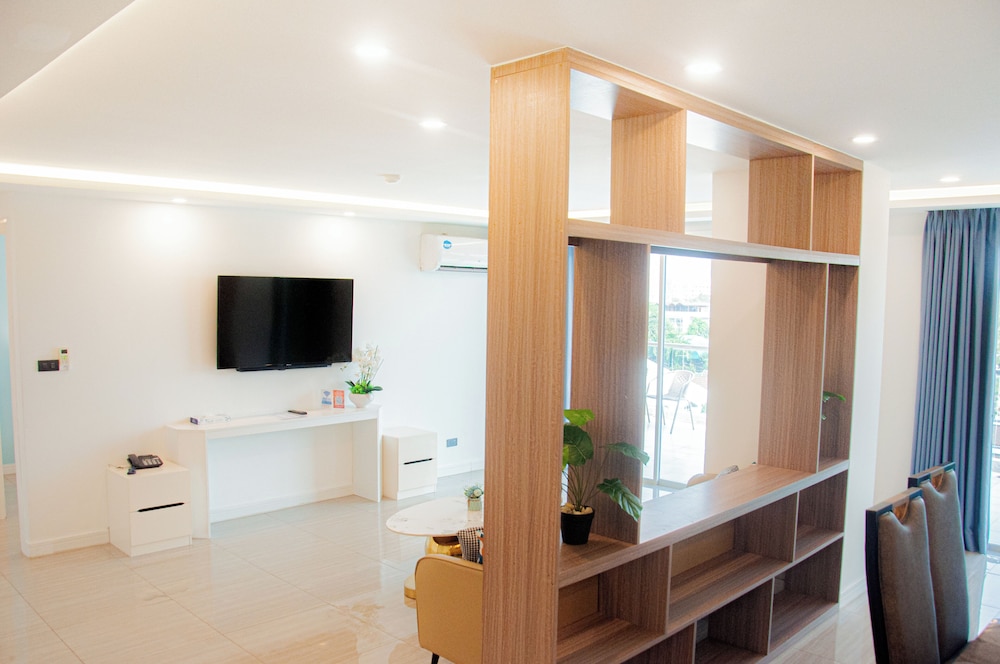 2 Bedroom Grand Tropical - Photo 9