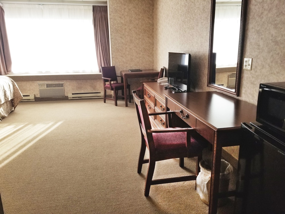 Standard Room, 2 Queen Beds, Refrigerator & Microwave, Annex Building - Photo 2