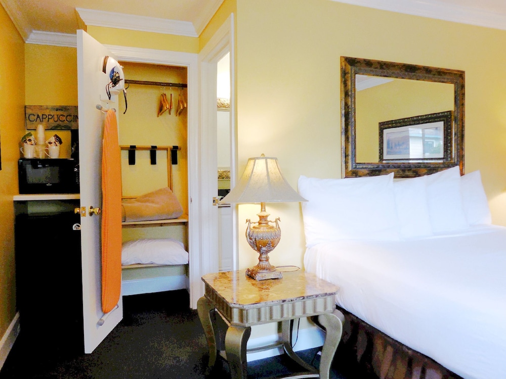 Cottage, 1 Queen Bed - Photo 11