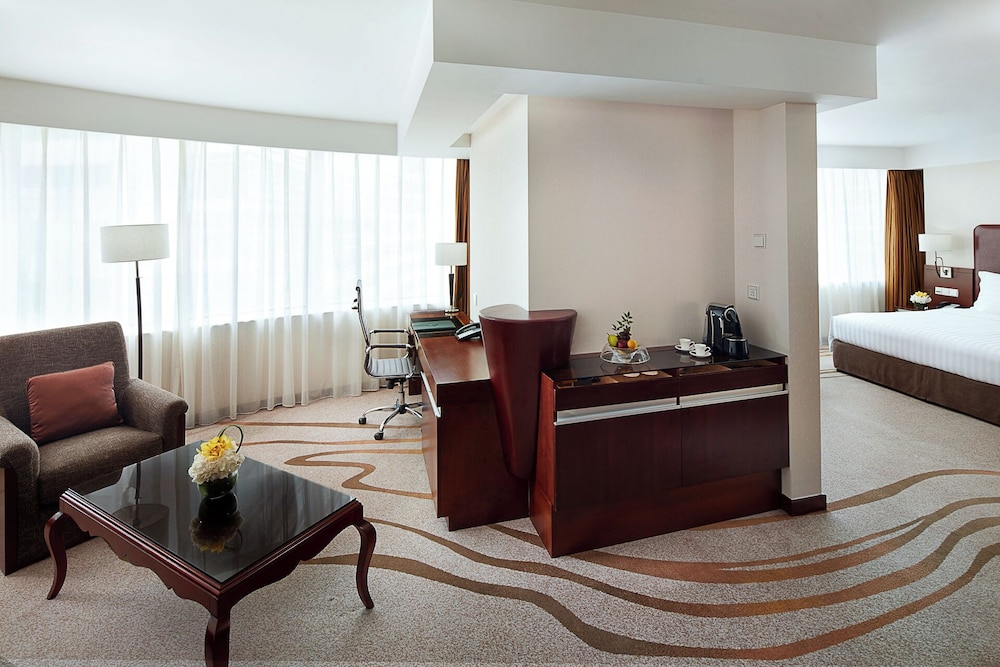 Club Studio, 1 King Bed, Club Lounge Access (Skyway) photo 3