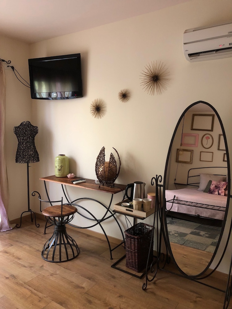 Double Room, 1 Queen Bed, Terrace photo 1