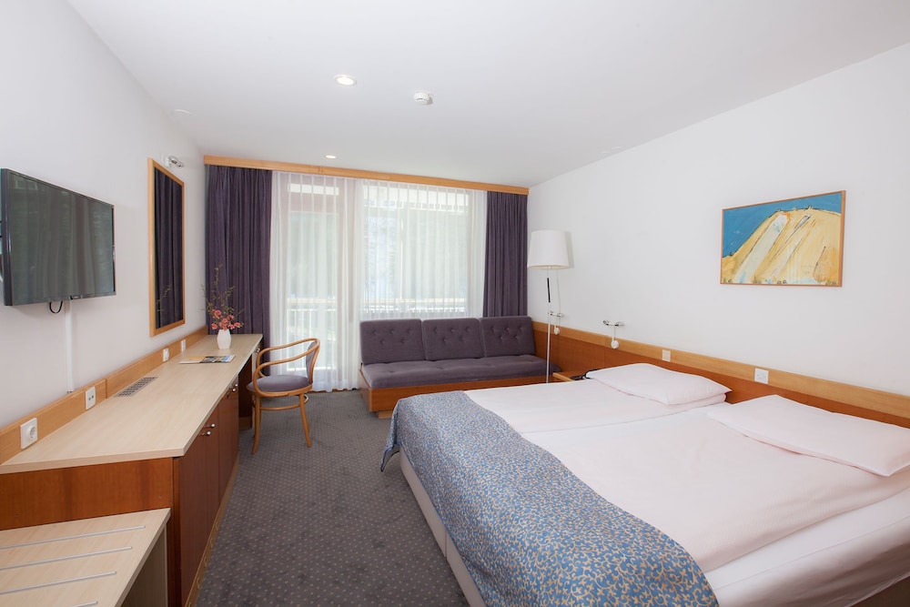 Superior Double or Twin Room, Balcony - Photo 7