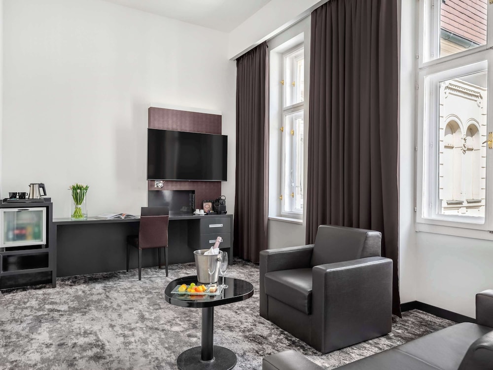 Junior Suite, 1 Double Bed (and sofa)