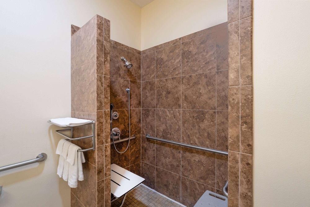 Standard Room, 2 Double Beds, Accessible