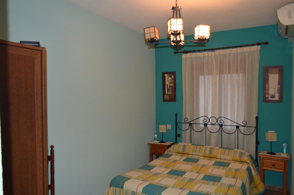 Economy Double Room photo 3