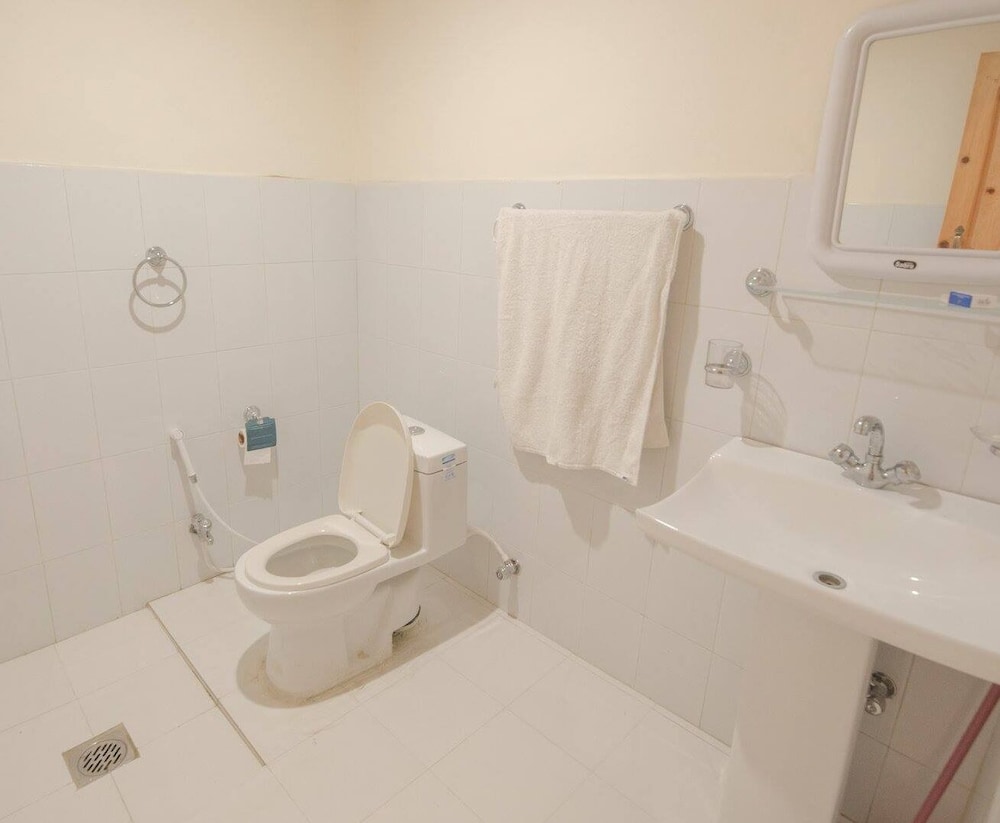 Deluxe Double Room - Photo 9