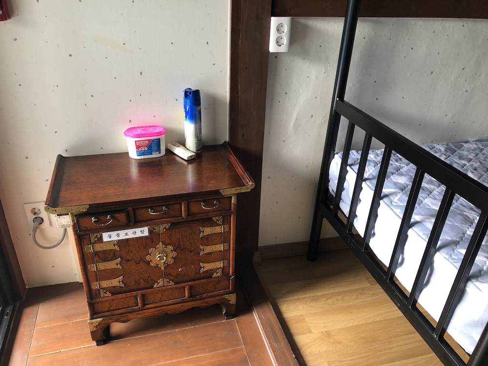 Shared Dormitory, Mixed Dorm, Pool View (Traditional 'Hanok', 4people, GAM) photo 2