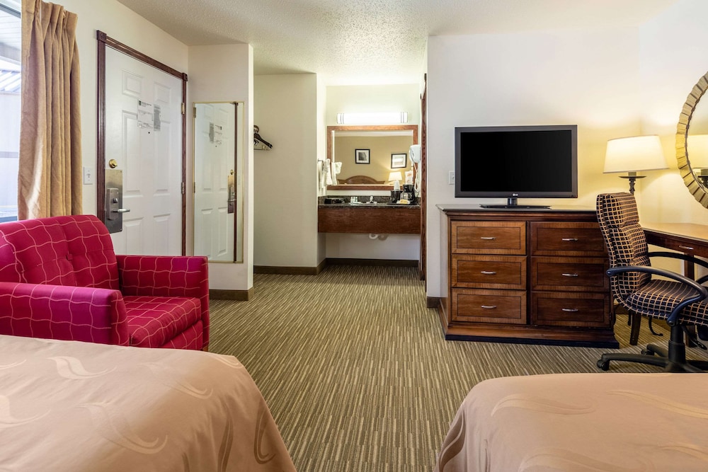 Standard Room, 2 Queen Beds, Non Smoking (Small room) - Photo 1