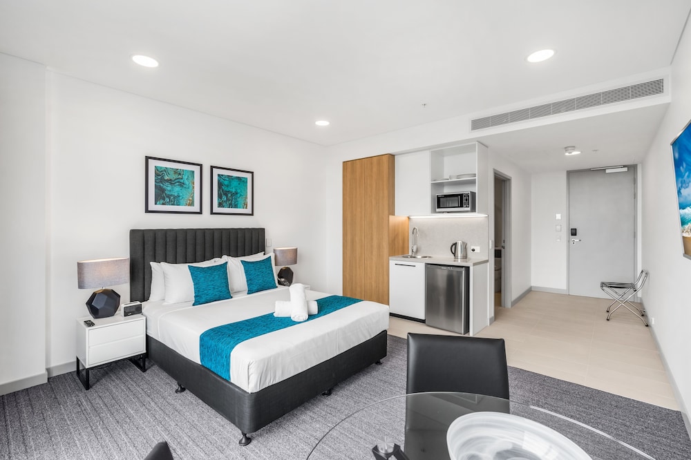 Studio City View King Suite