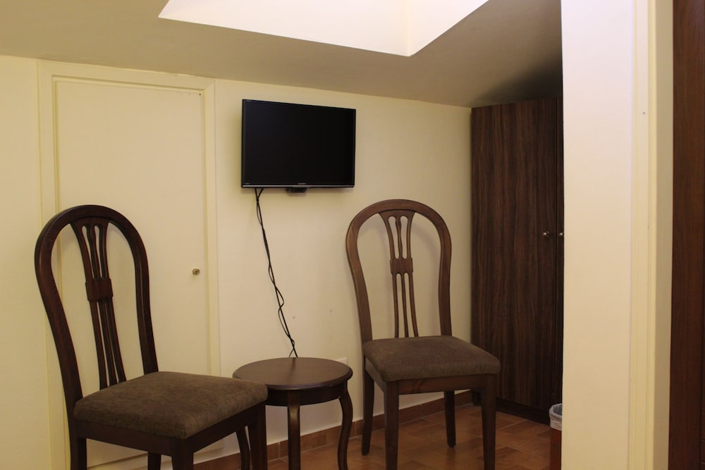 Standard Twin Room, Non Smoking photo 3