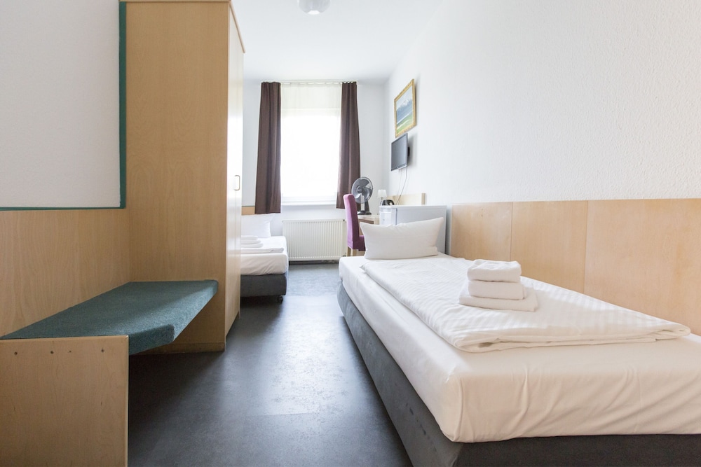 Economy Twin Room, Shared Bathroom, City View (2 Bettzimmer) photo 2
