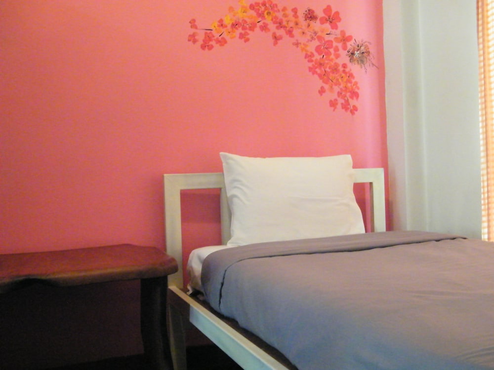 Standard Double Room (Pink) photo 2