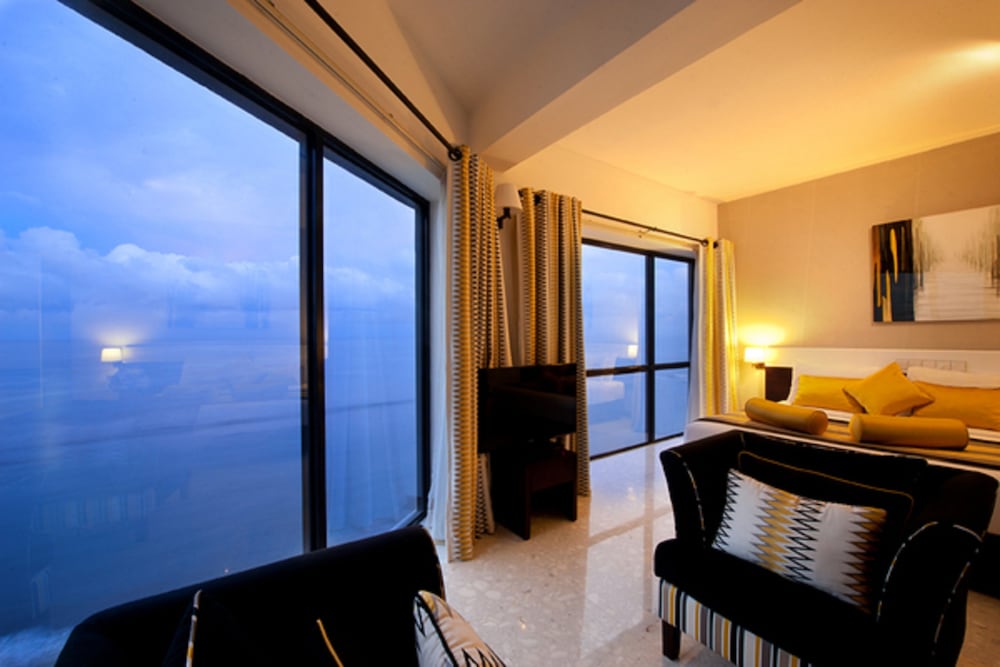 Premier Suite with Ocean View photo 3