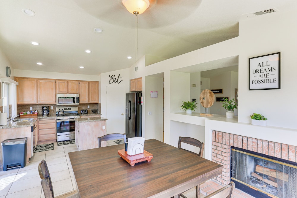 House (4 Bedrooms) photo 2
