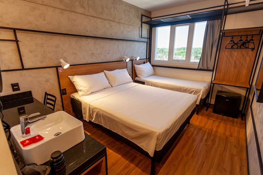 Standard Room, Multiple Beds - Photo 2