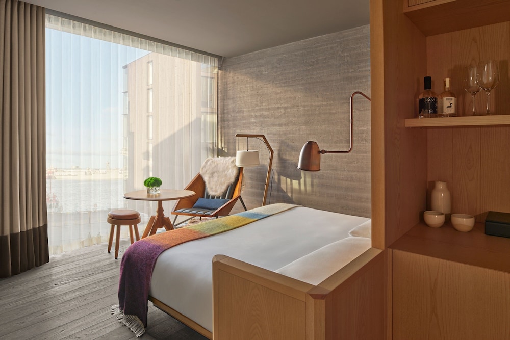 Room, 2 Queen Beds, Courtyard View - Photo 1