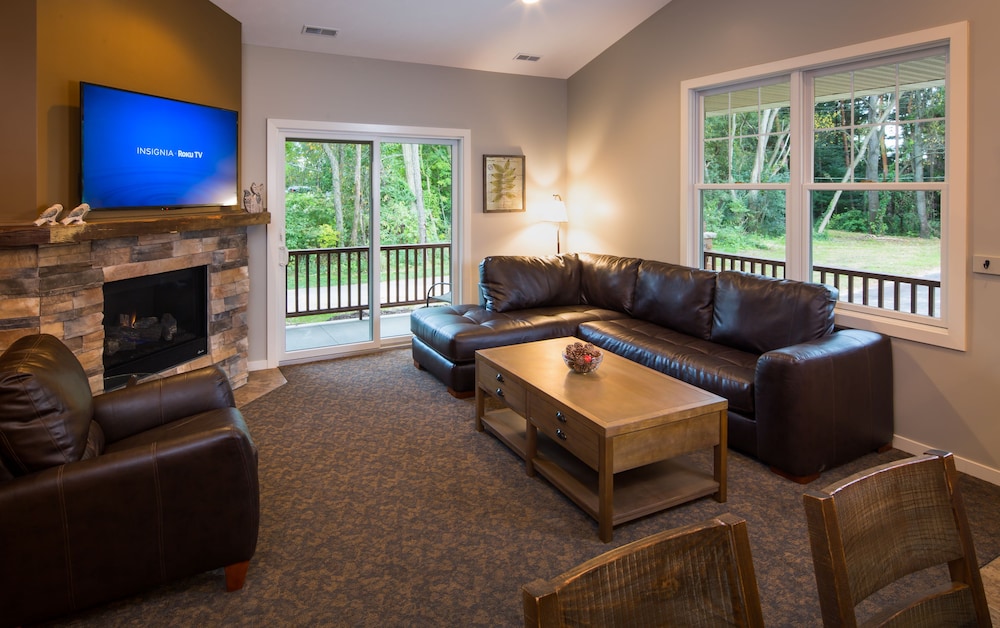 Luxury Cottage, 2 Bedrooms, Fireplace photo 1