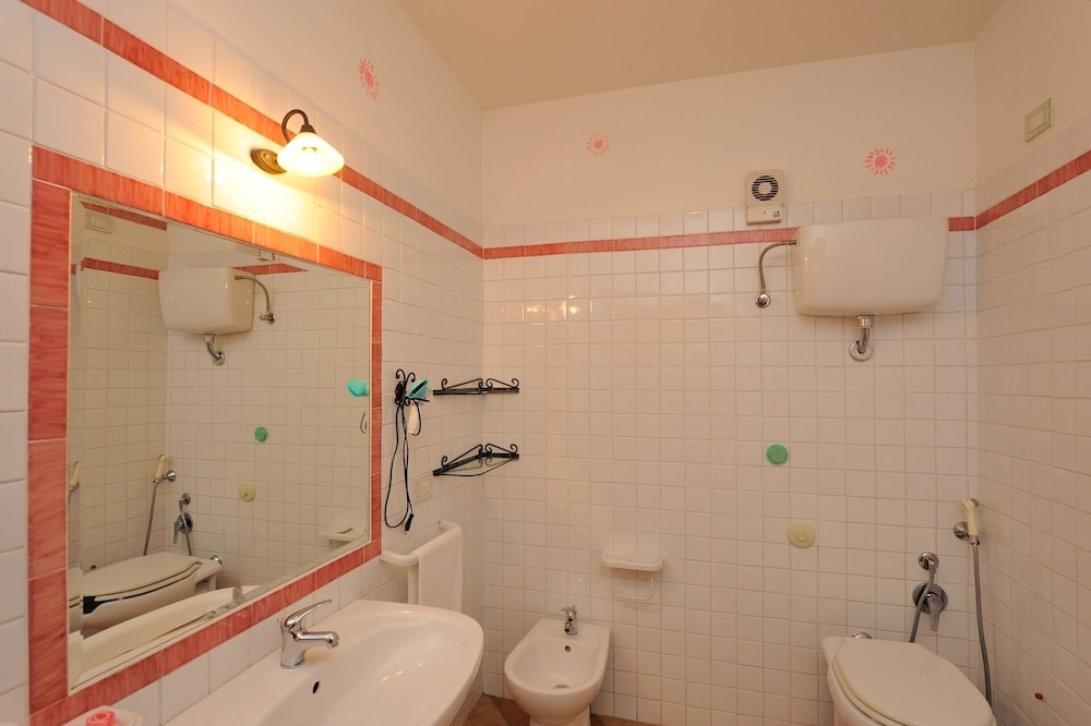 Comfort Condo, 2 Bedrooms, Mobility Accessible photo 3