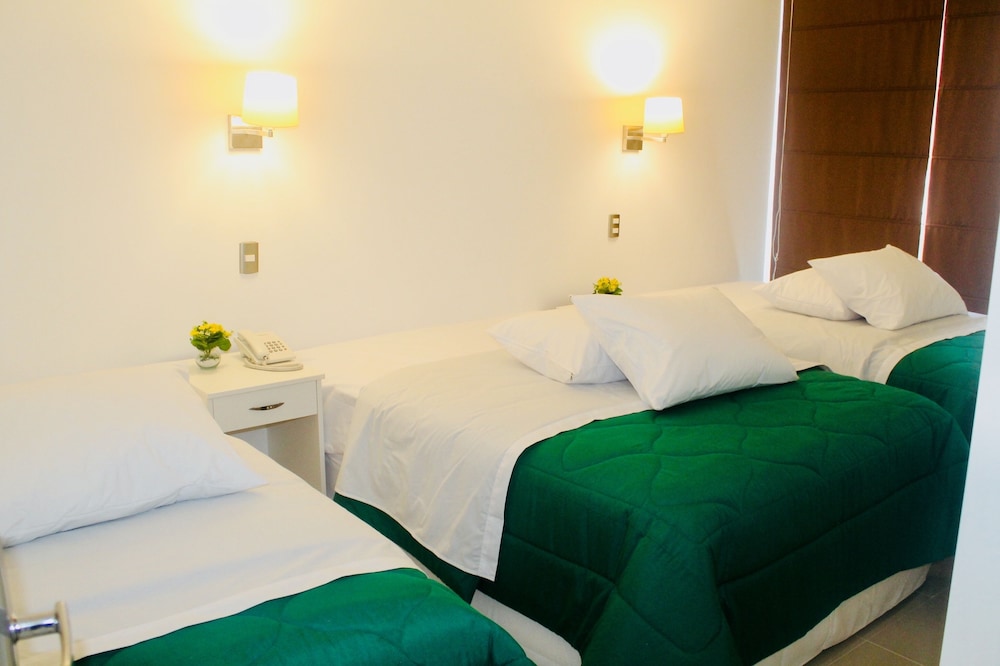 Family Quadruple Room, 1 Bedroom, Private Bathroom photo 2