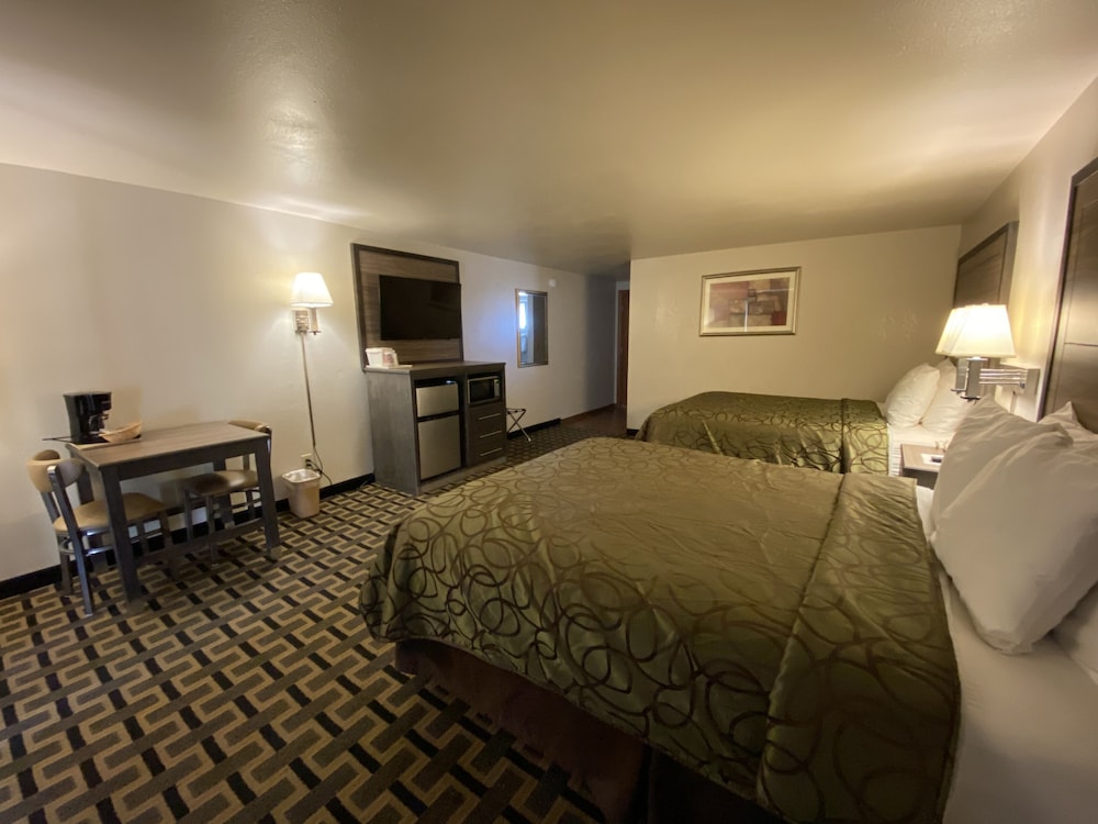 Deluxe Room, 2 Queen Beds, Non Smoking - Photo 5