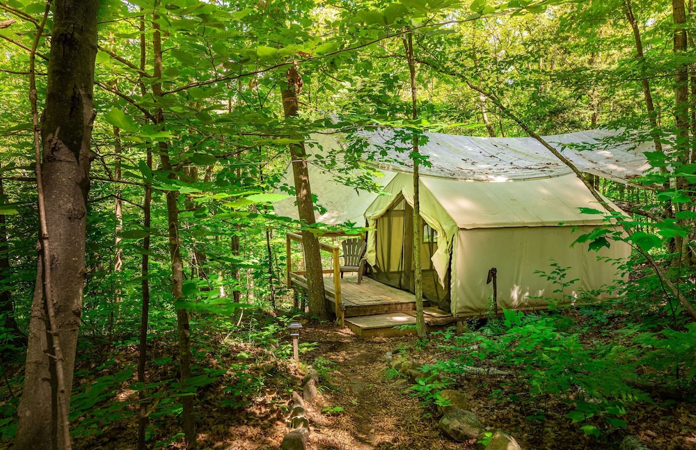 Hemlock Tent, Queen Bed photo 2