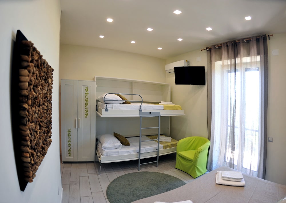 Quadruple Room (Terra) photo 2