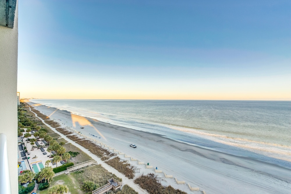 Premium Condo, 1 Bedroom, Balcony, Oceanfront photo 3