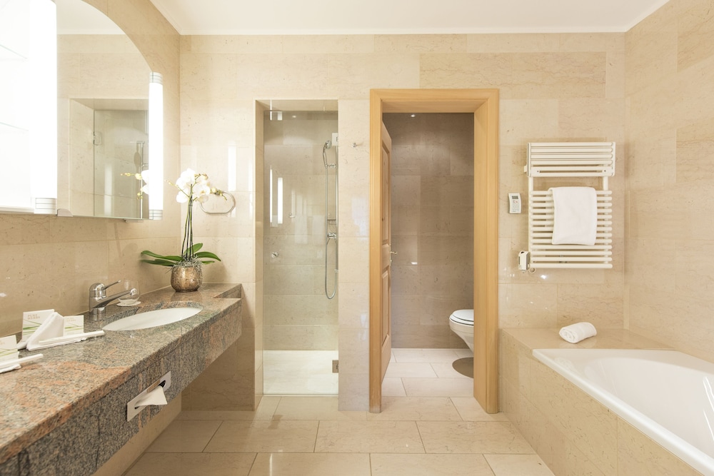 Suite - Photo 8