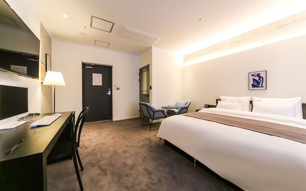 Deluxe Room - Photo 2