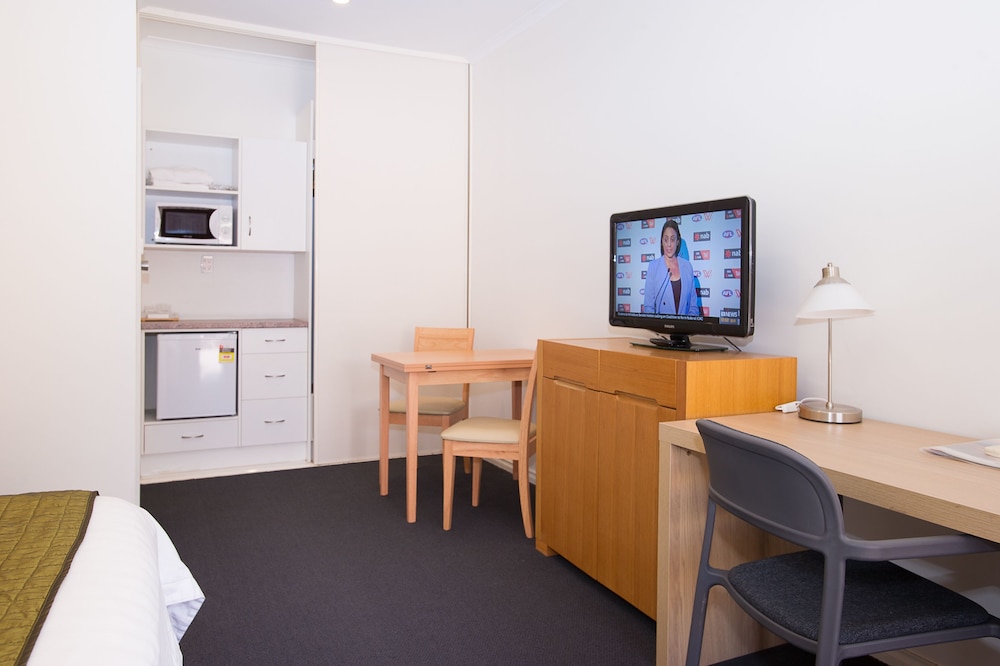 Executive Suite, 1 King Bed - Photo 4