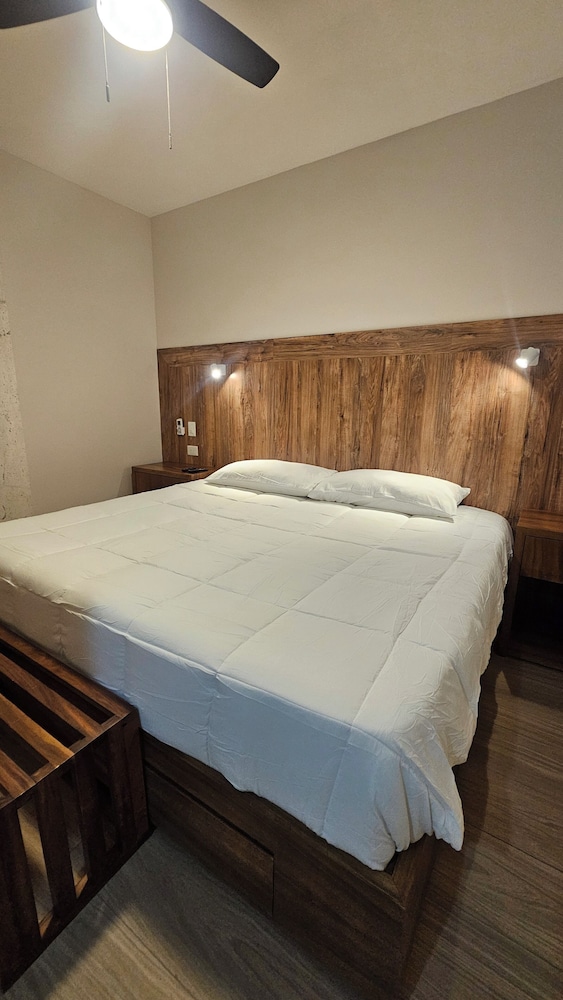 Luxury Suite, 1 King Bed