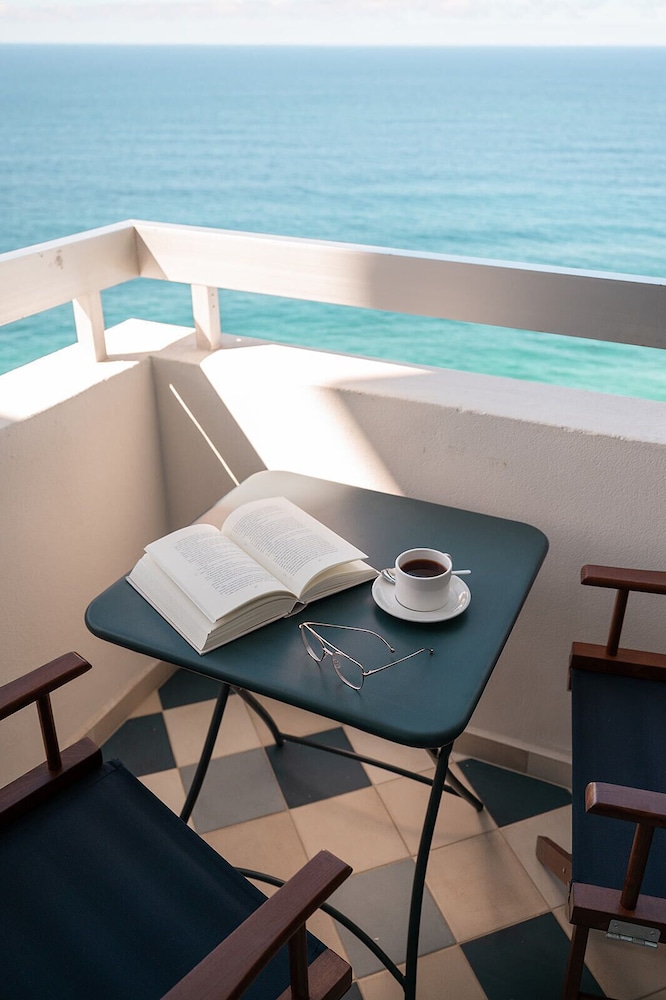 Double Room, Ocean View thumbnail 5