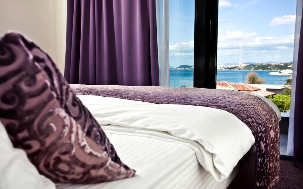 Classic Quadruple Room, 2 Twin Beds, Balcony, Annex Building - Photo 8