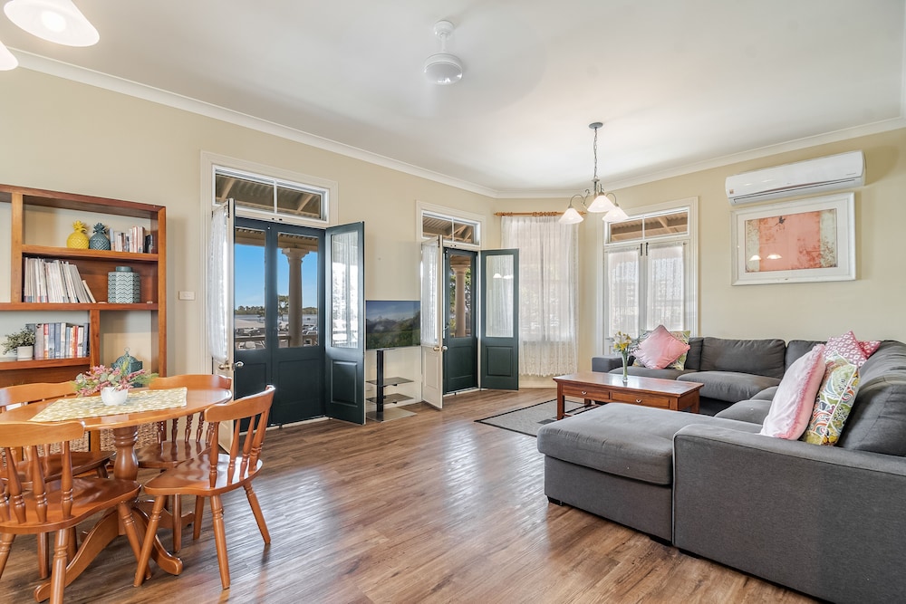 Grand Suite, 3 Bedrooms, River View photo 1