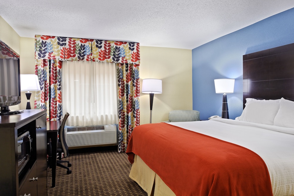 Standard Room, 1 Double Bed, Accessible (Comm, Roll Shwr) - Photo 2