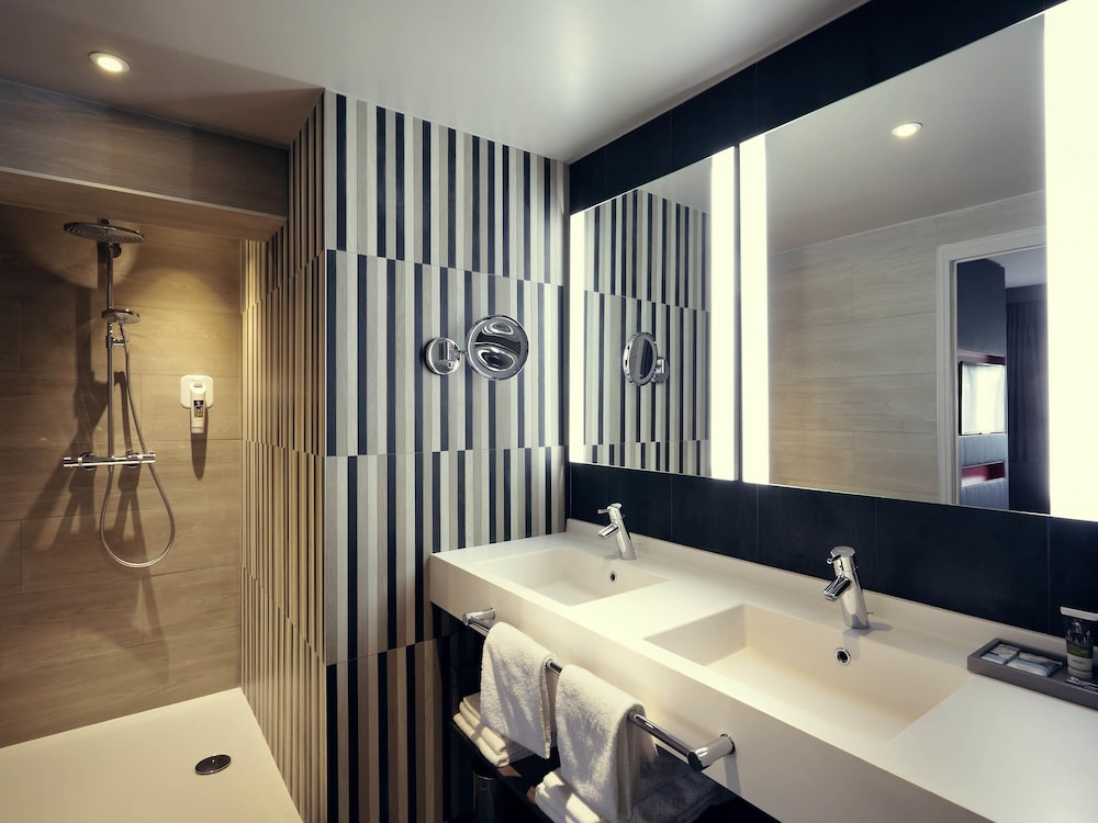 Suite, 1 Double Bed with Sofa bed - Photo 3